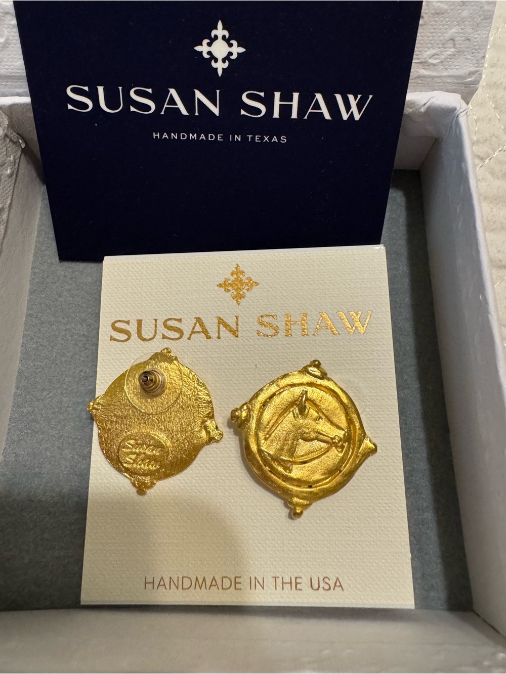 Susan Shaw Gold Equestrian Coin Stud Earrings - Picture 2 of 4